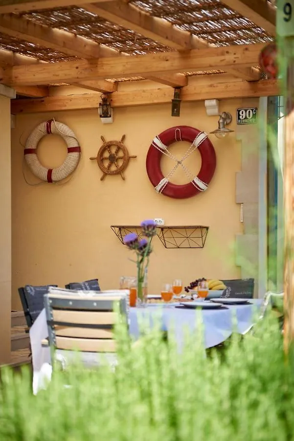 Unique House Split Ferienhaus